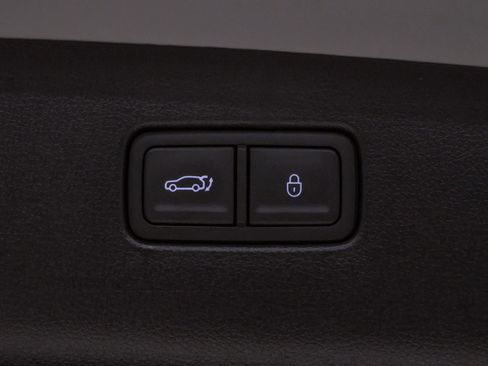 Certified 2026 Genesis GV70 2.5T Advanced image 25