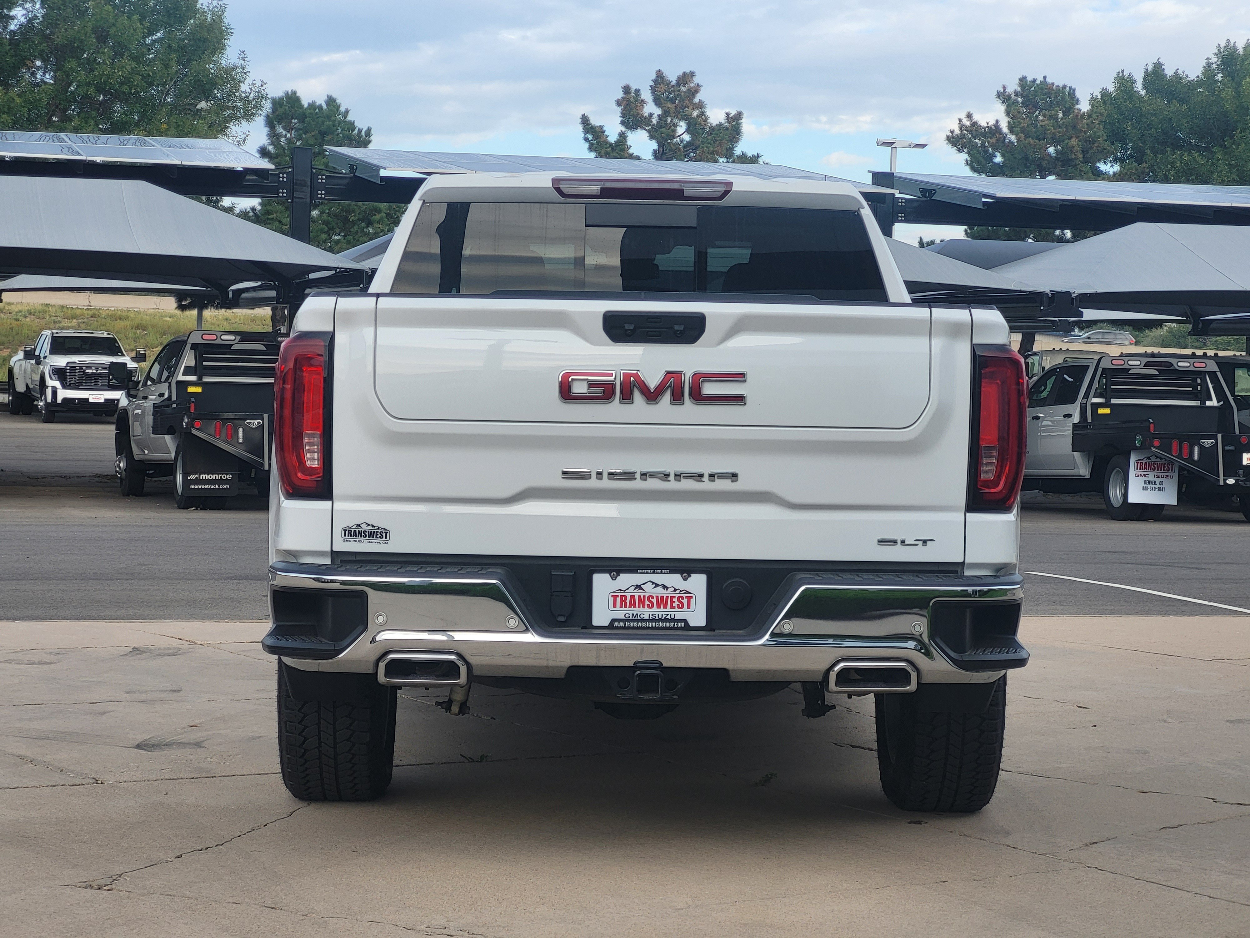 Used 2022 GMC Sierra 1500 SLT w/ SLT Premium Plus Package AWD/4WD image 6