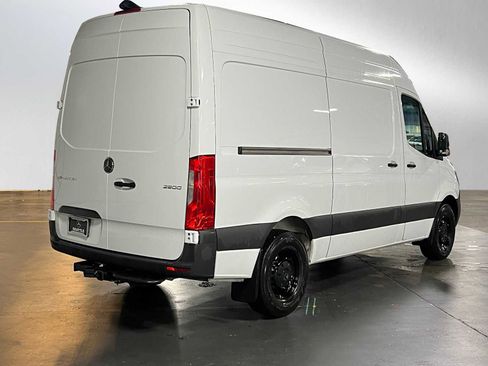 Used 2025 Mercedes-Benz Sprinter 2500 image 3