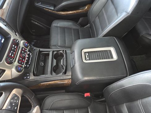 Used 2016 GMC Yukon Denali w/ Open Road Package AWD/4WD image 17