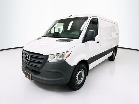 Used 2025 Mercedes-Benz Sprinter 2500 image 3