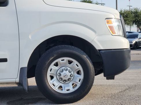 Used 2018 Nissan NV 2500 SV RWD image 8