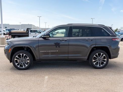 Used 2022 Jeep Grand Cherokee Overland w/ Adv Protech Group III AWD/4WD image 4
