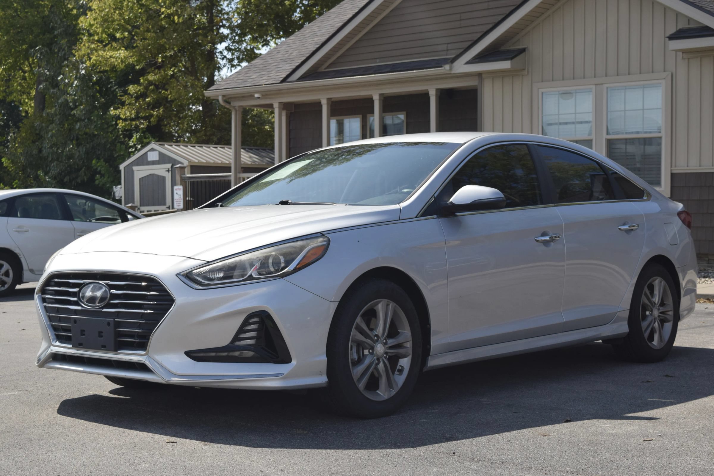 Used 2018 Hyundai Sonata SEL FWD image 2