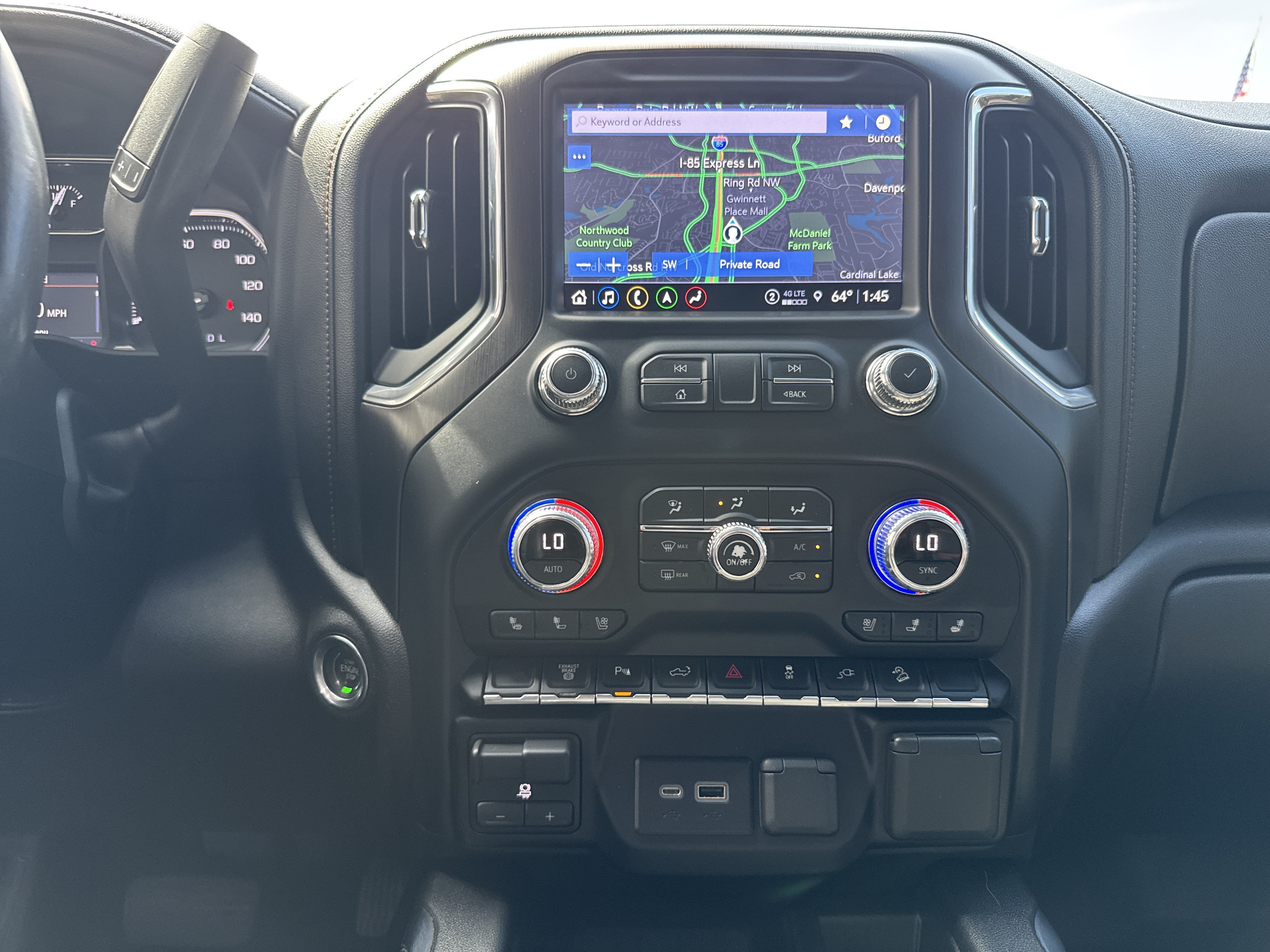 Used 2022 GMC Sierra 3500 AT4 w/ AT4 Preferred Package AWD/4WD image 31