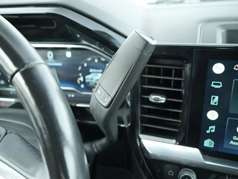 Used 2022 Chevrolet Silverado 1500 LT image 32