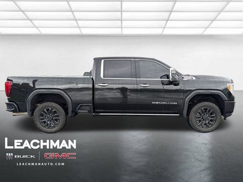 Used 2021 GMC Sierra 2500 Denali w/ Denali Black Diamond Edition AWD/4WD image 2