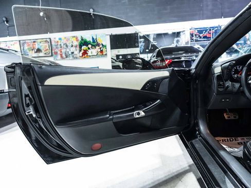Used 2008 Chevrolet Corvette Convertible w/ Preferred Equipment Group RWD image 18