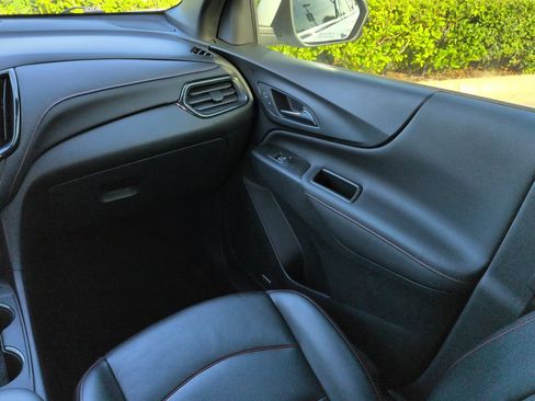 Used 2023 Chevrolet Equinox RS w/ RS Leather Package FWD image 16