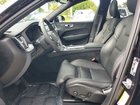 Certified 2024 Volvo XC60 T8 Ultimate w/ Protection Package AWD/4WD image 16