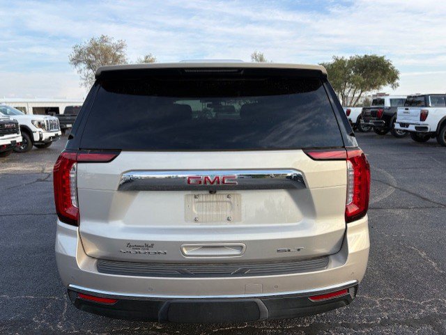 Used 2022 GMC Yukon XL SLT w/ SLT Luxury Package RWD image 6