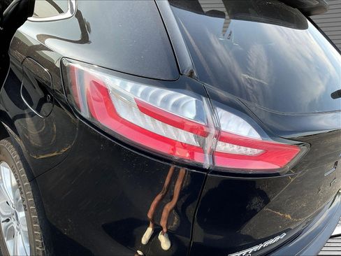Used 2022 Ford Edge Titanium AWD/4WD image 23