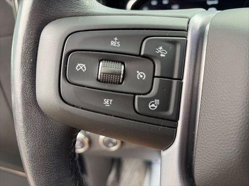 Used 2022 GMC Sierra 1500 SLE w/ Preferred Package AWD/4WD image 9