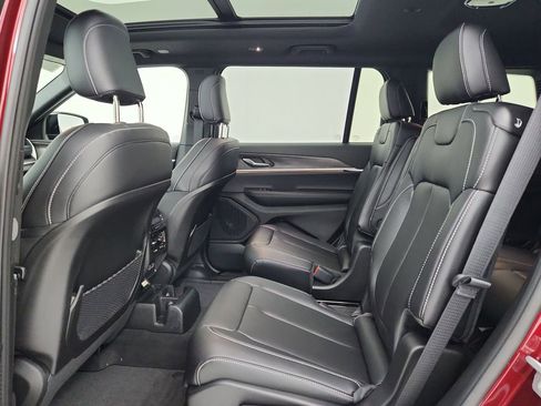 New 2025 Jeep Grand Cherokee L Limited image 30