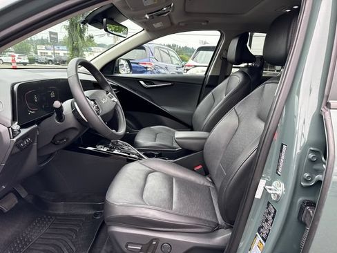 Used 2023 Kia Niro FWD image 14