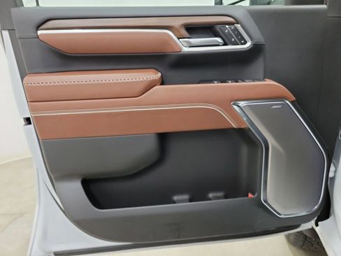 Used 2025 GMC Sierra 2500 Denali Ultimate w/ Max Trailering Package image 21