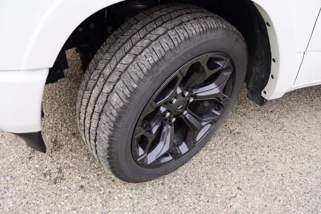 Used 2022 RAM 1500 Limited w/ Night Edition AWD/4WD image 13