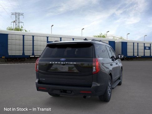 New 2026 Ford Expedition Active image 8