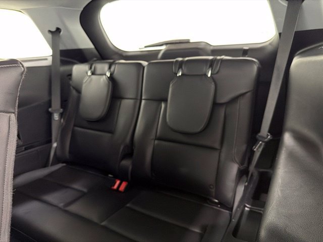 Used 2021 Ford Explorer XLT w/ Equipment Group 202A AWD/4WD image 18