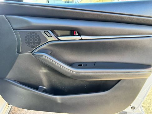 Used 2022 MAZDA MAZDA3 s image 26