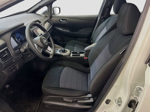 Used 2025 Nissan Leaf S image 13