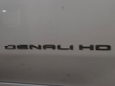 Used 2025 GMC Sierra 2500 Denali Ultimate AWD/4WD image 16