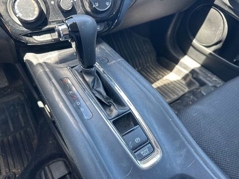 Used 2019 Honda HR-V LX image 25