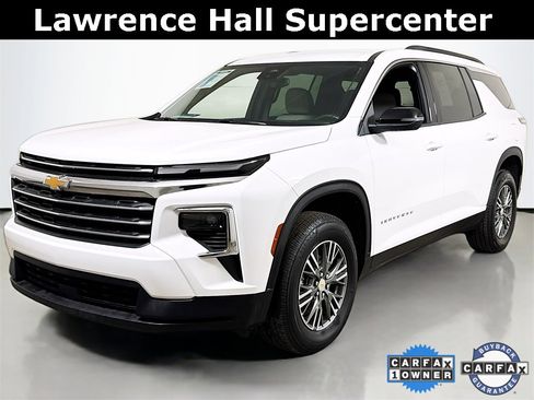 Certified 2025 Chevrolet Traverse LT image 1