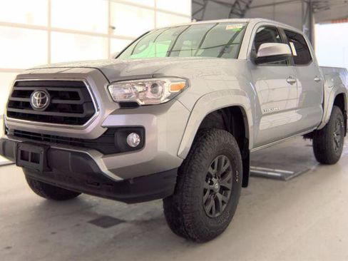 Used 2021 Toyota Tacoma SR5 AWD/4WD image 5