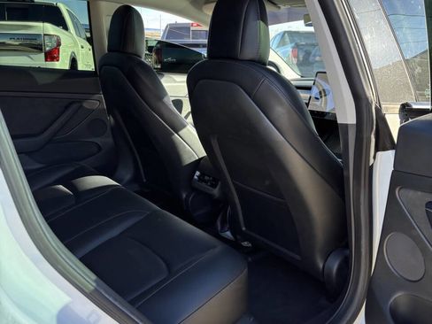 Used 2022 Tesla Model 3 Performance image 17