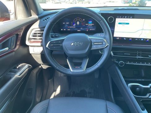Used 2025 Chevrolet Traverse Z71 w/ Driver Confidence Package AWD/4WD image 14