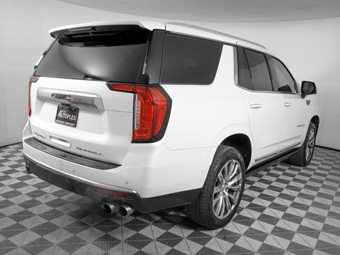 Used 2021 GMC Yukon Denali w/ Denali Premium Package image 5