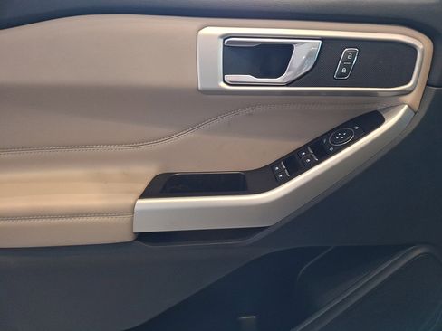 Certified 2022 Ford Explorer XLT w/ Equipment Group 202A image 13