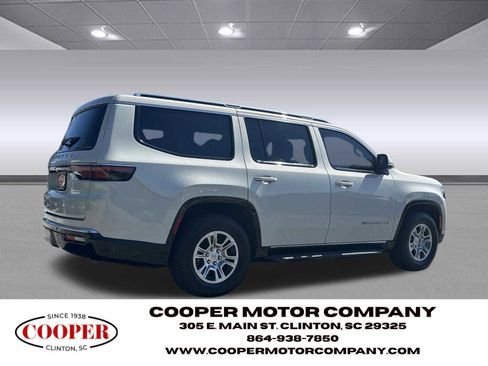 Used 2022 Jeep Wagoneer Series I RWD image 5