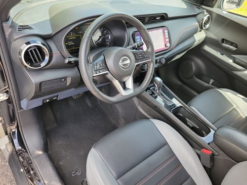 Used 2023 Nissan Kicks SR w/ SR Premium Package image 3