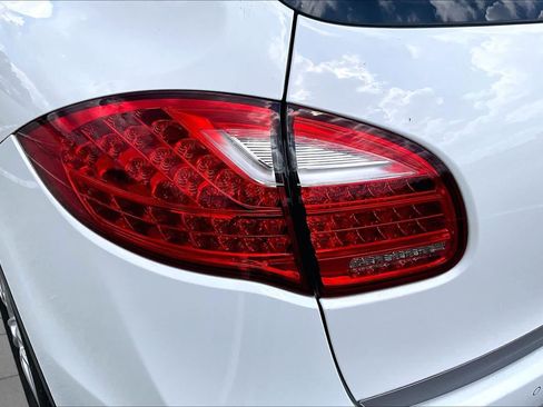 Used 2014 Porsche Cayenne S AWD/4WD image 29