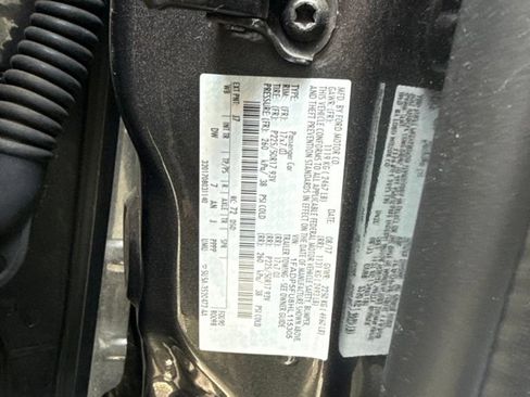 Used 2017 Ford C-MAX Energi Titanium w/ Equipment Group 501A FWD image 11