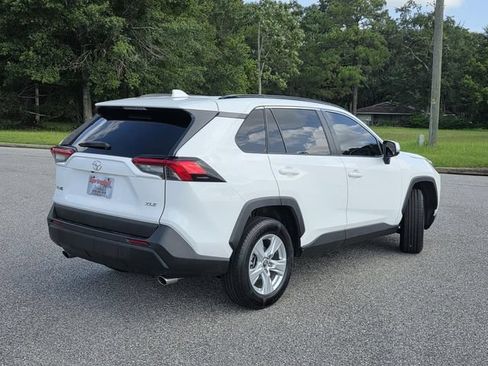 Used 2020 Toyota RAV4 XLE w/ Convenience Package FWD image 5