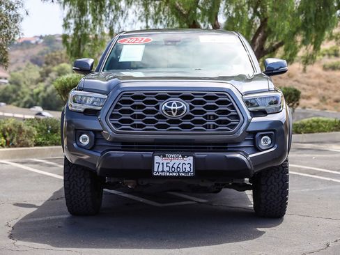 Certified 2021 Toyota Tacoma TRD Off-Road w/ Technology Package AWD/4WD image 2