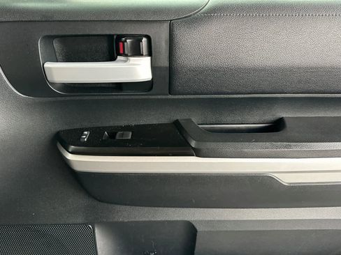 Used 2016 Toyota Tundra SR5 image 18