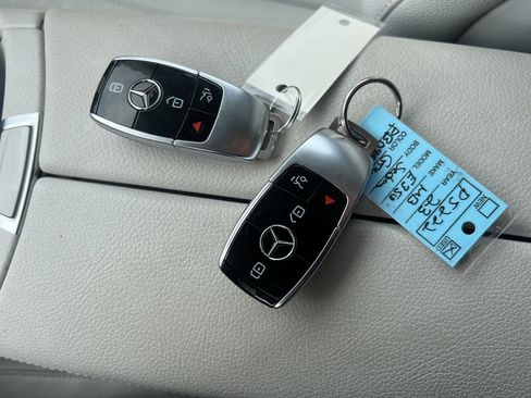 Used 2023 Mercedes-Benz E 350 4MATIC Sedan image 38