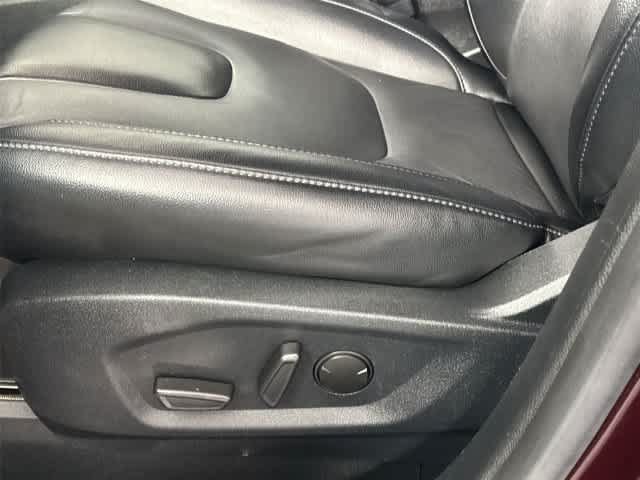 Used 2022 Ford Edge Titanium AWD/4WD image 12
