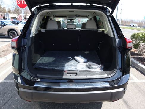 Certified 2025 Nissan Rogue SV AWD/4WD image 28