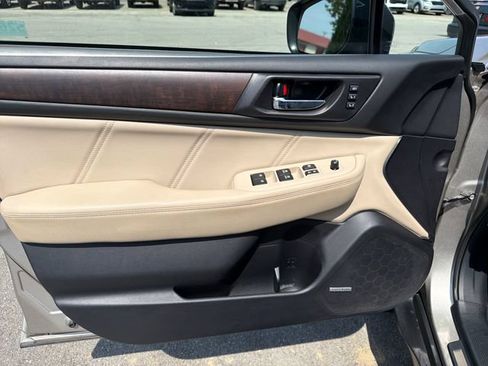 Used 2019 Subaru Outback 2.5i Limited AWD/4WD image 17