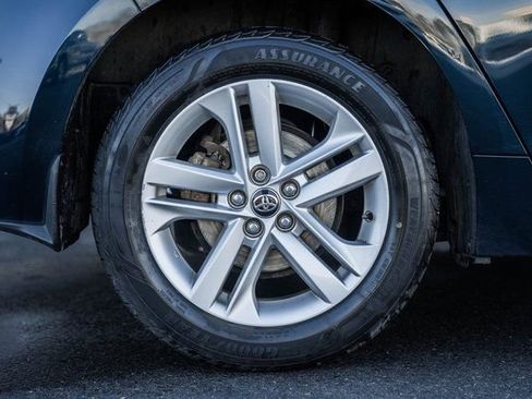 Used 2019 Toyota Corolla SE w/ SE Option Package image 19