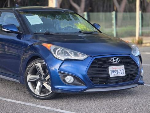 Used 2014 Hyundai Veloster Turbo FWD image 2