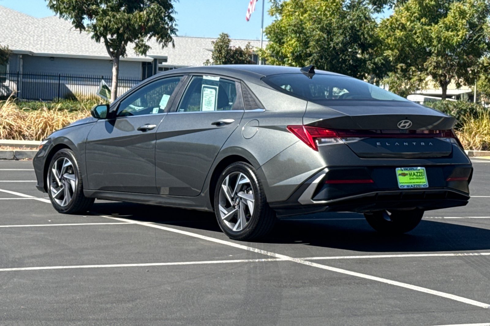 Used 2025 Hyundai Elantra SEL FWD image 3