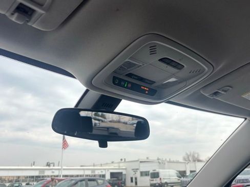Used 2019 Chevrolet Traverse LT w/ LPO, Floor Liner Package AWD/4WD image 28