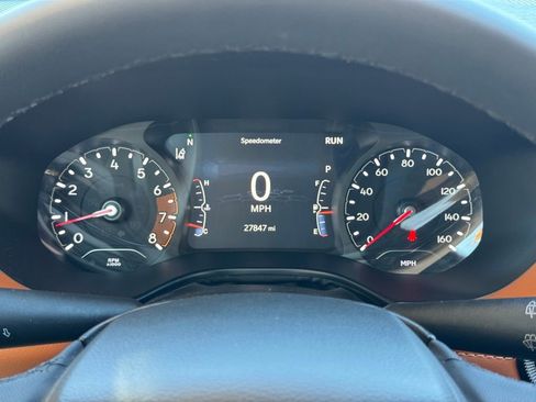 Used 2023 Jeep Compass Limited image 29