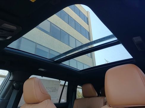 New 2026 Toyota Highlander Platinum image 22